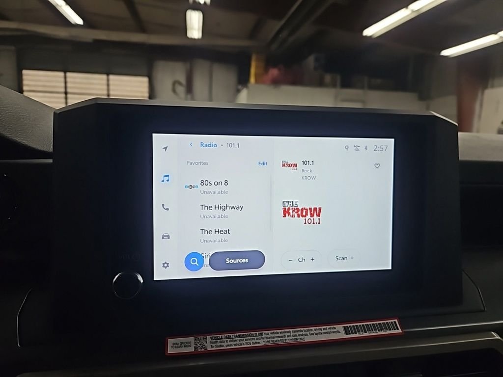 2025 Toyota Tacoma SR5 - Photo 24