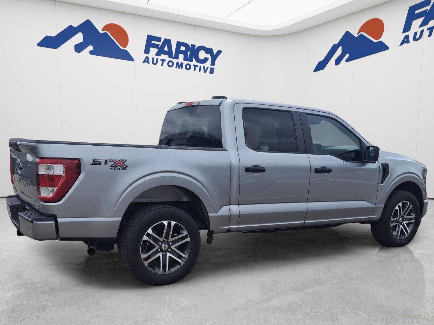 Used 2023 Iconic Silver Ford XL image 5