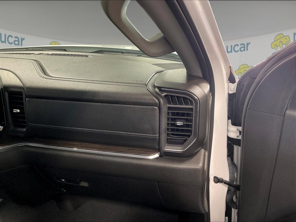Used 2025 Summit White Chevrolet LT image 13