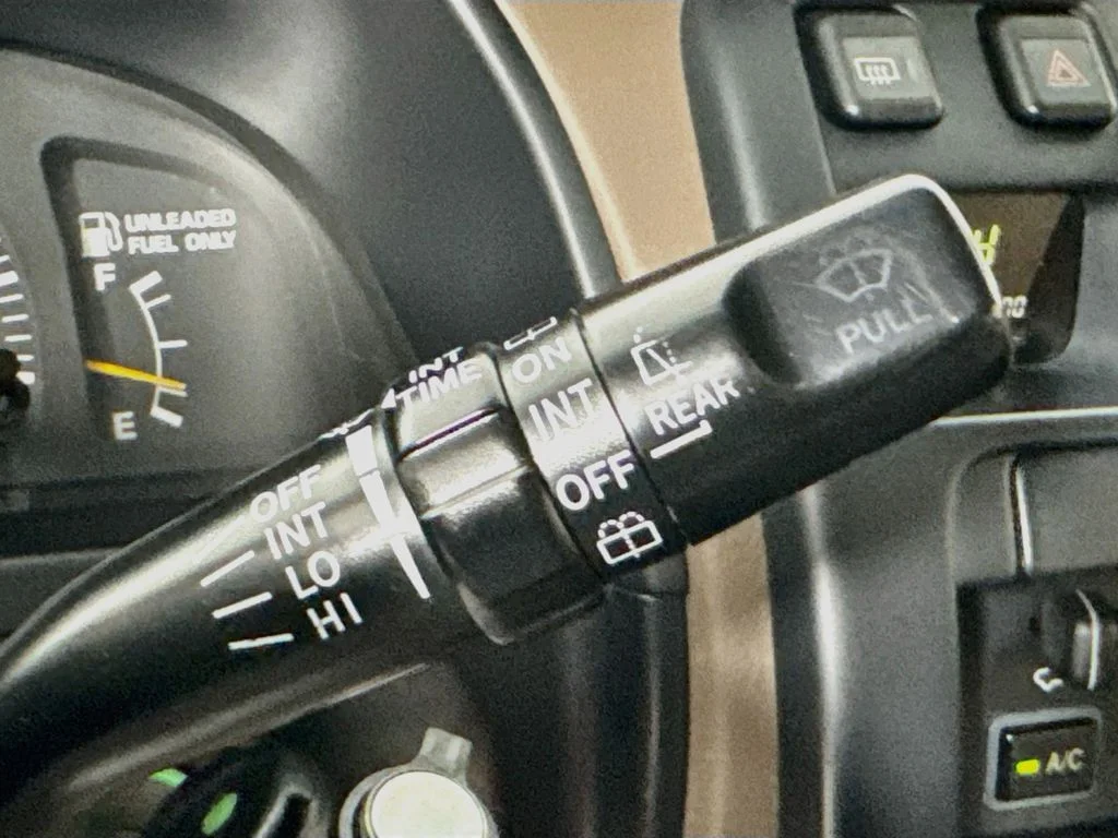 Used 1997  Toyota SR5 image 13