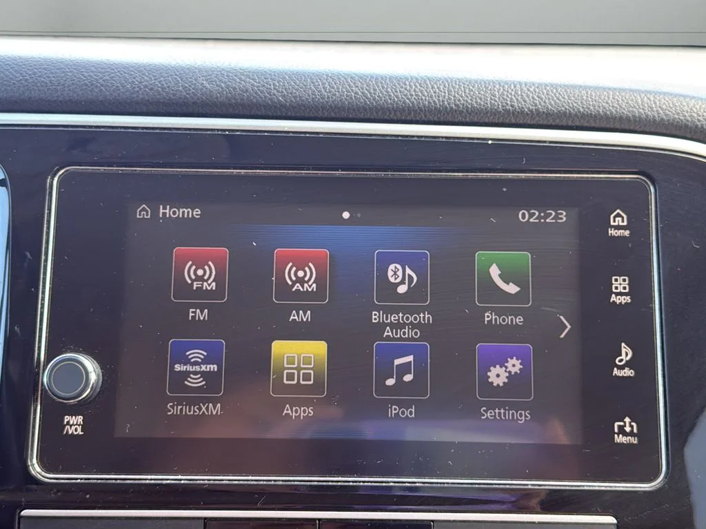 Used 2019  Mitsubishi SEL image 14