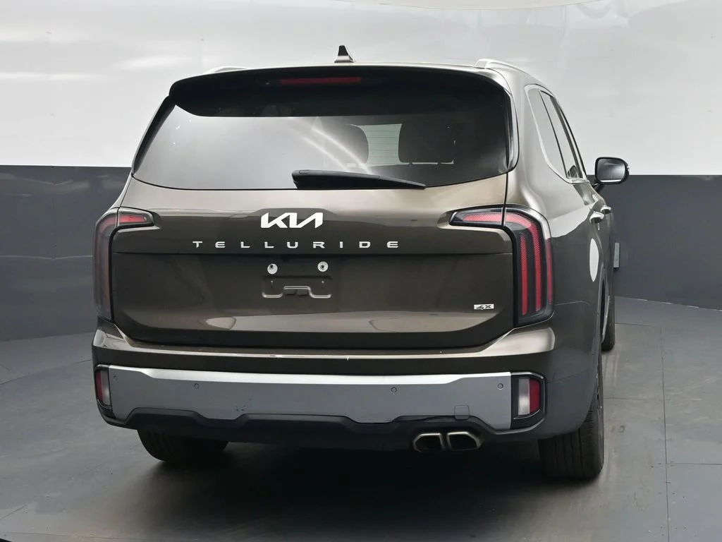 Used 2023 Green Kia SX-Prestige image 28