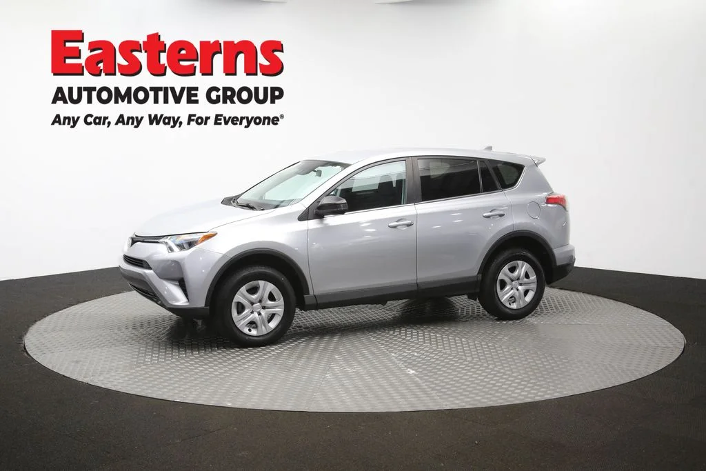 Used 2018 Silver Toyota LE image 56