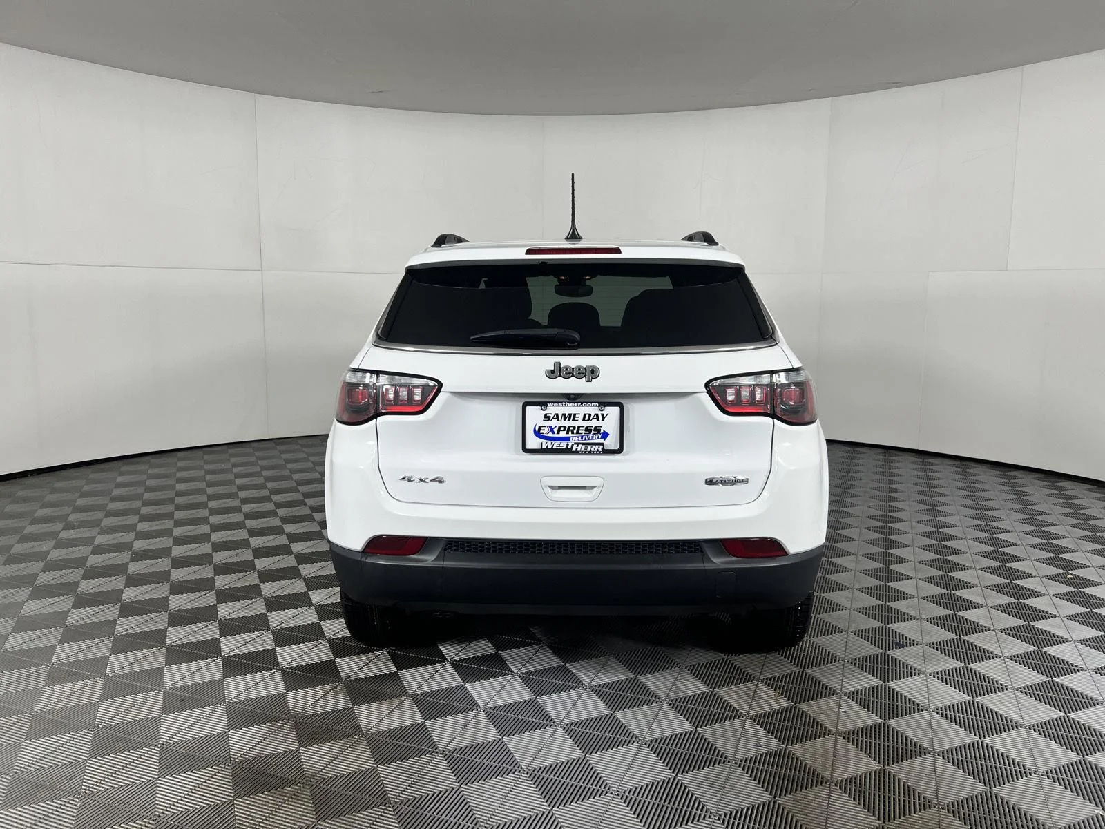 Used 2024 Bright White Clearcoat Jeep Latitude image 19