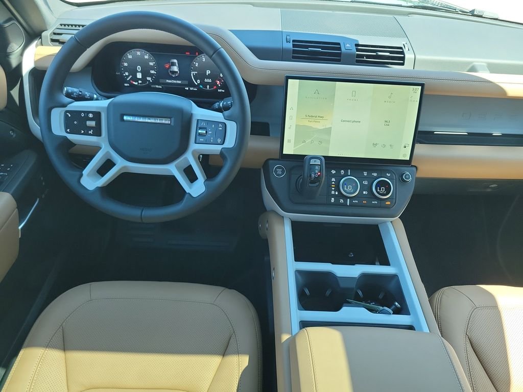 New 2026 Woolstone Green Land Rover X-Dynamic SE image 17