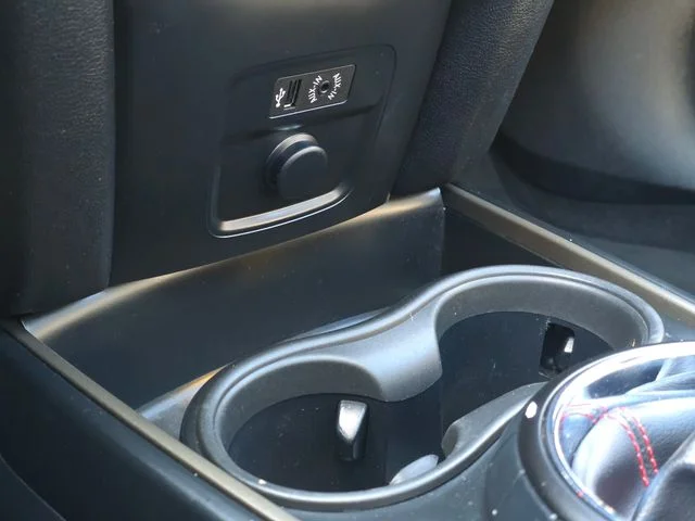 Used 2018 Chili Red MINI Base image 32