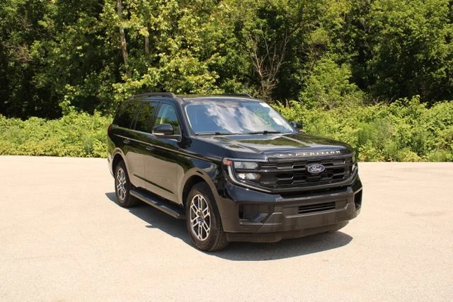 Used 2025 Black Ford Active image 3