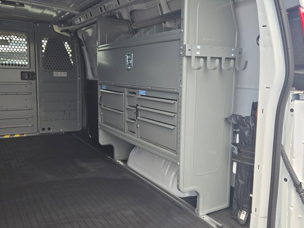 2025 Chevrolet Express Cargo Work Van - Photo 14