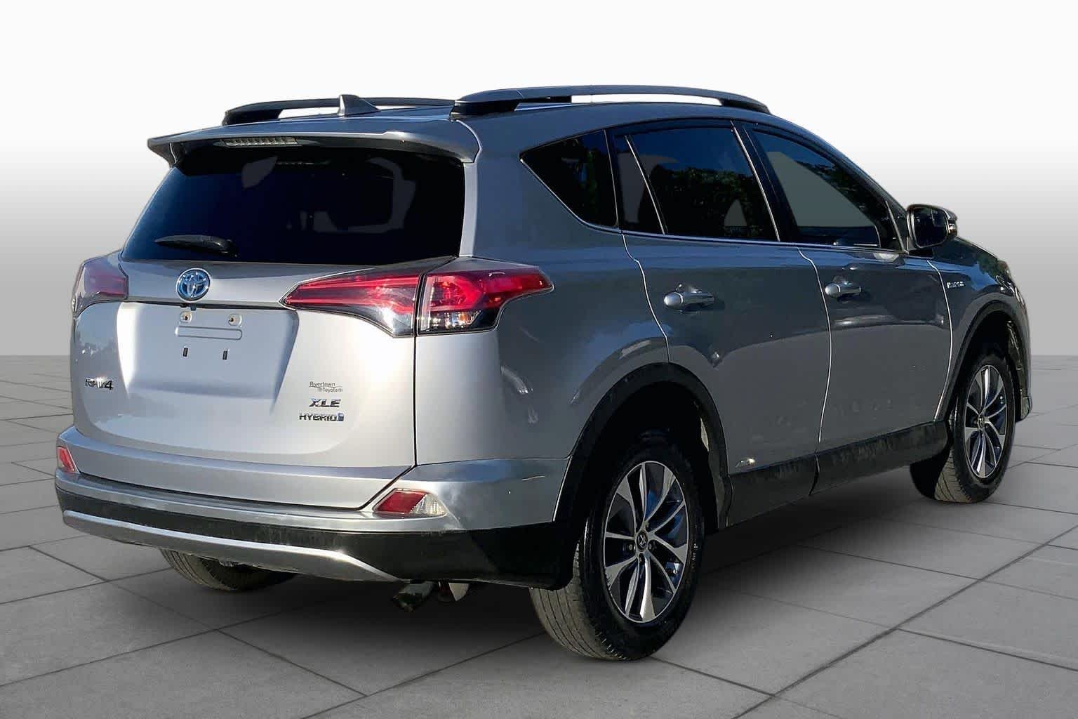 Used 2018 Silver Sky Metallic Toyota Hybrid XLE image 13