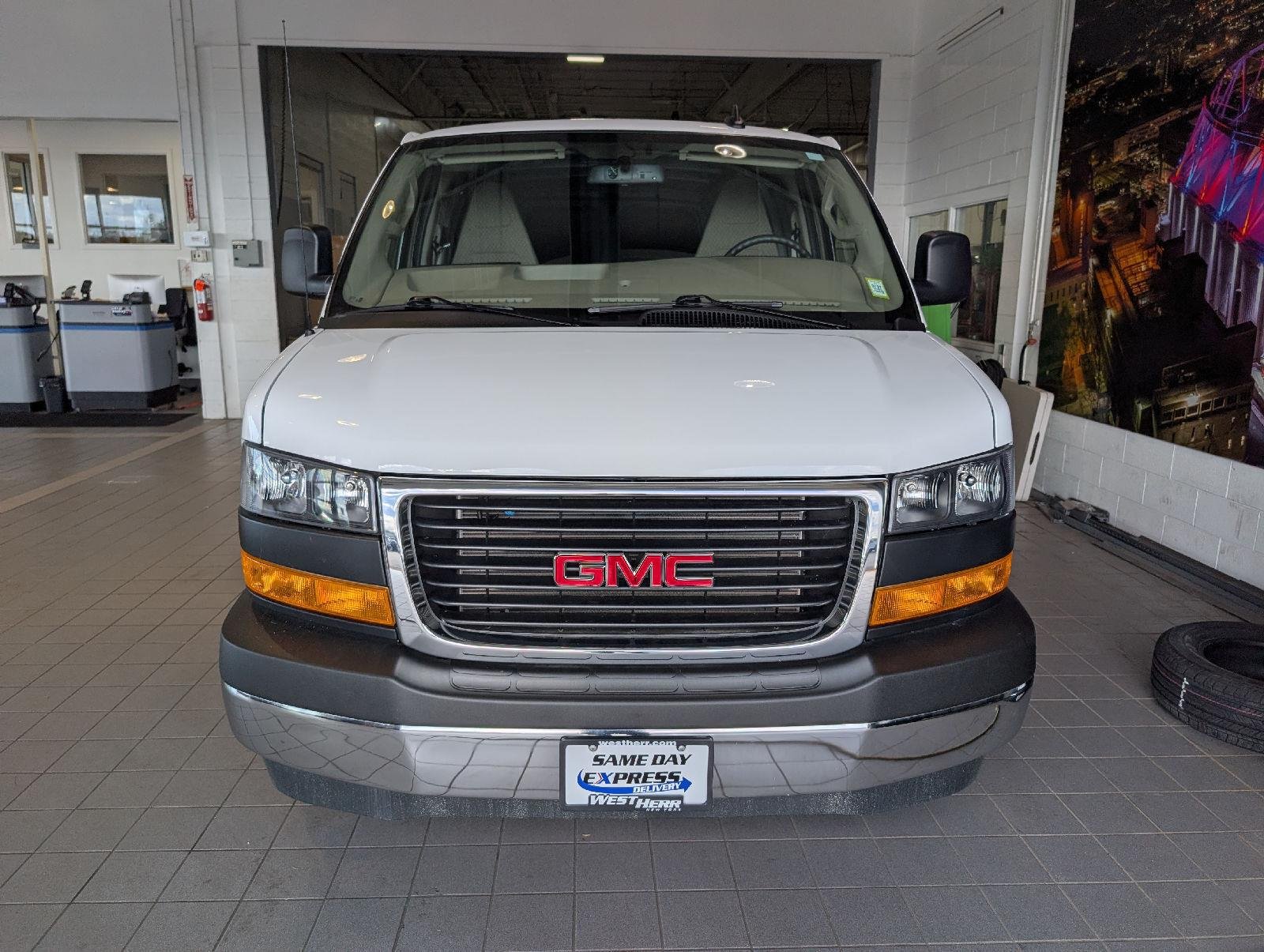 Used 2025  GMC 2500 image 2