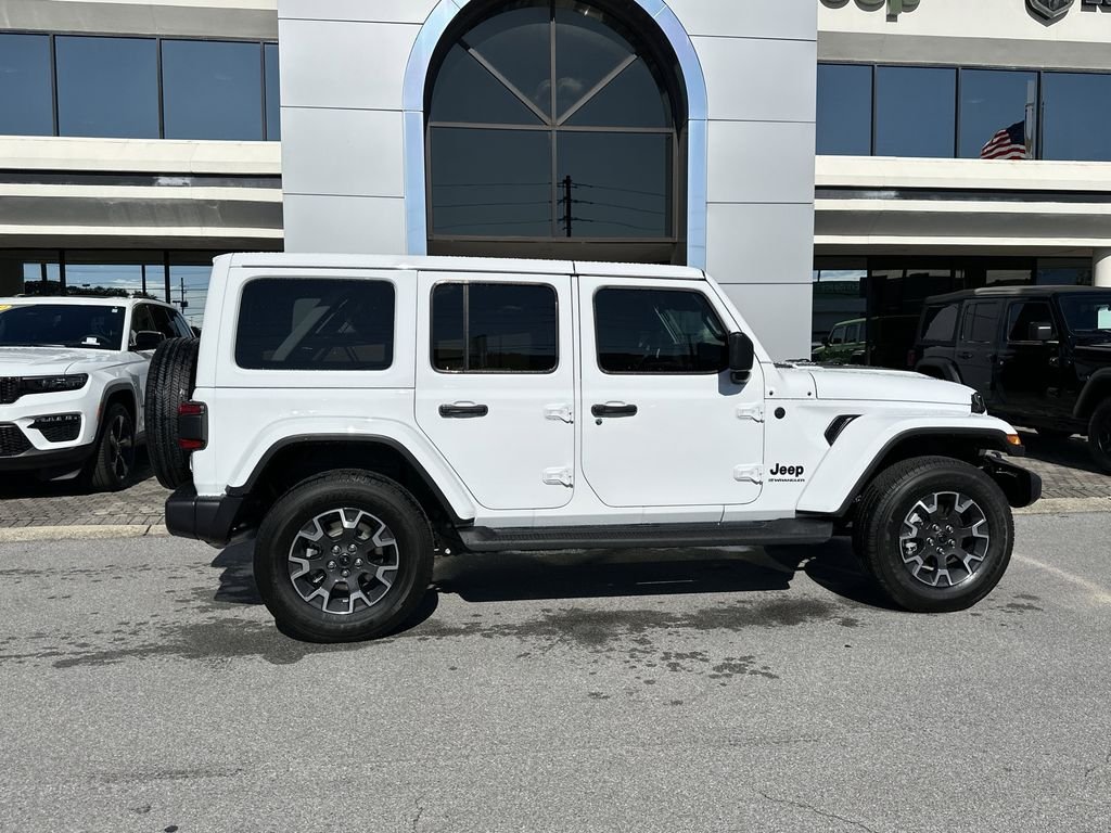 New 2026 Bright White Clear-Coat Exterior Paint Jeep Sahara image 5
