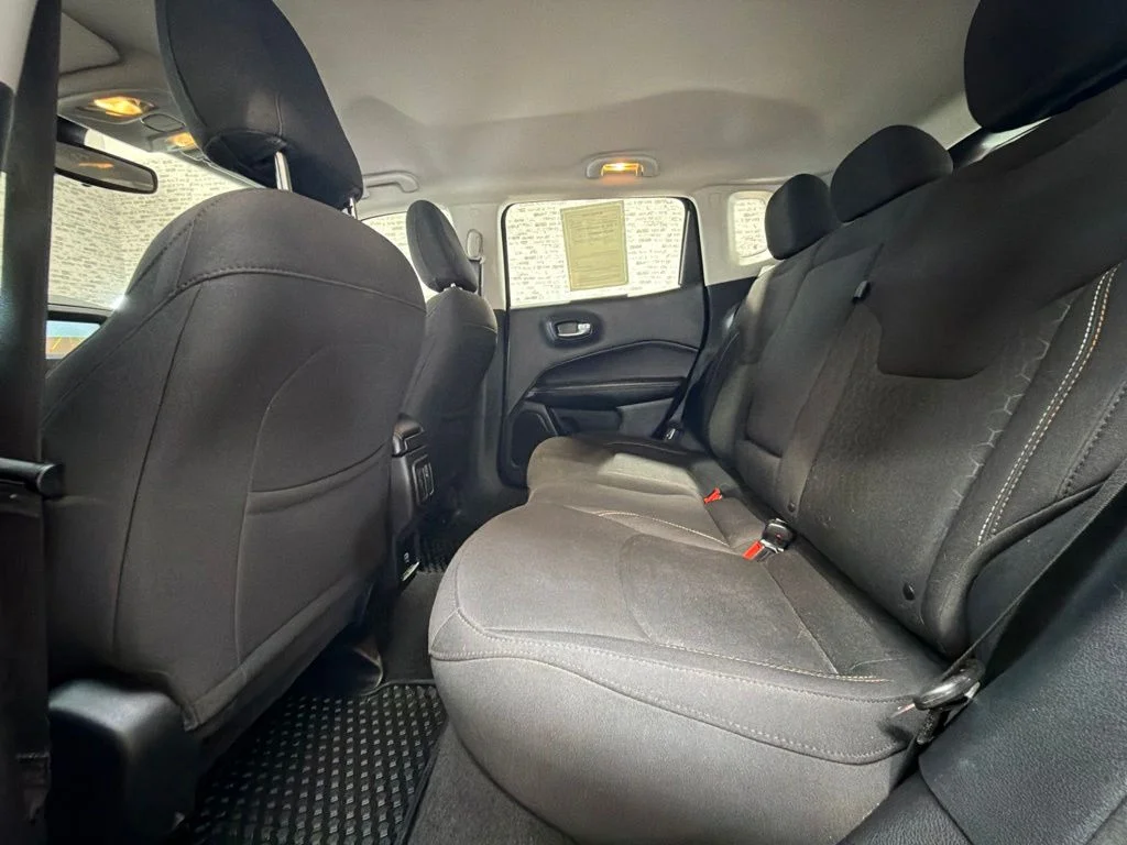 Used 2020 Granite Crystal Metallic Clearcoat Jeep Sport image 14