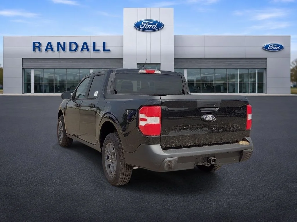 New 2026 Shadow Black Ford XLT image 4