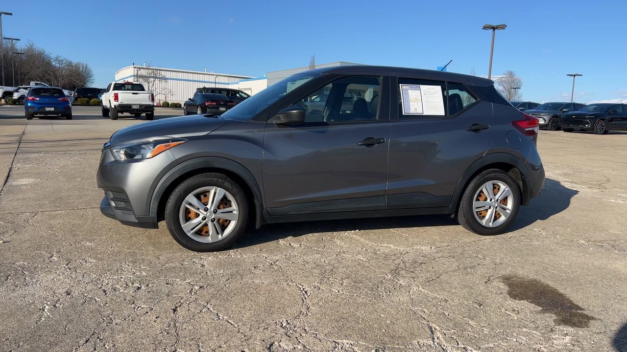 Used 2020 Gun Metallic Nissan S image 5