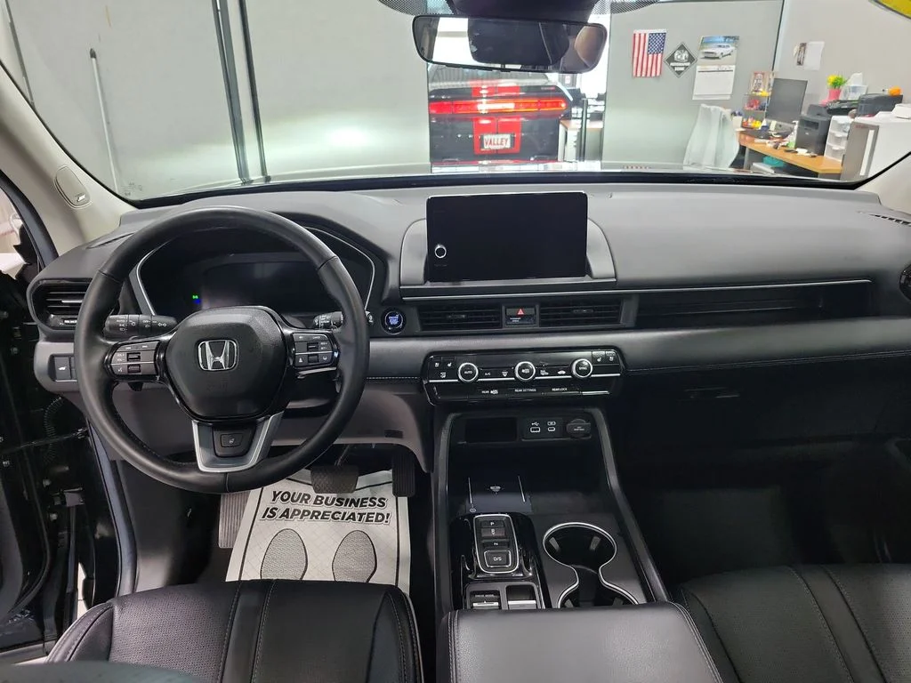 Used 2025 Black Honda Elite image 3