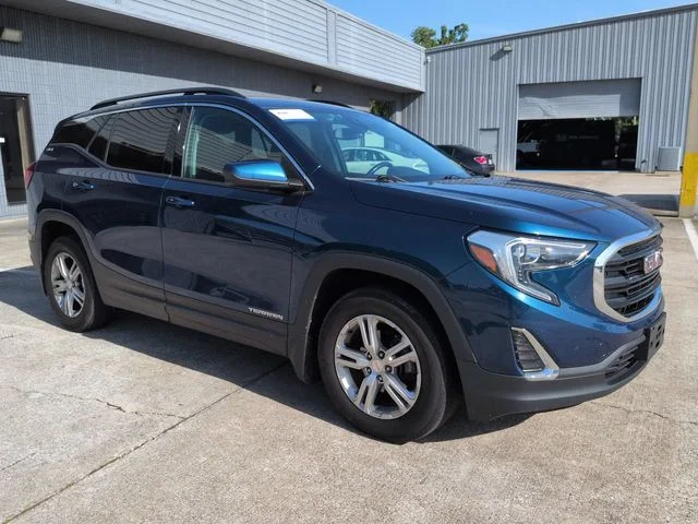 Used 2020 Blue GMC SLE image 2
