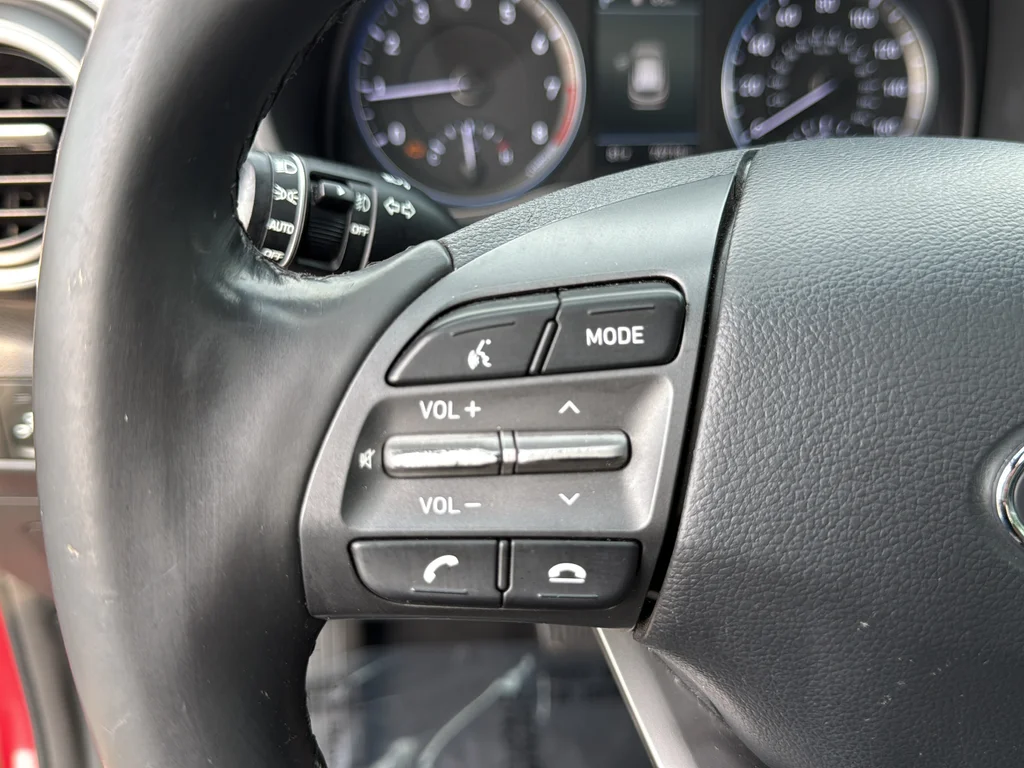 Used 2020 Red Hyundai Ultimate image 16