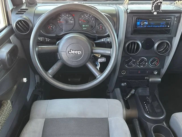 Used 2009 Silver Jeep X image 12