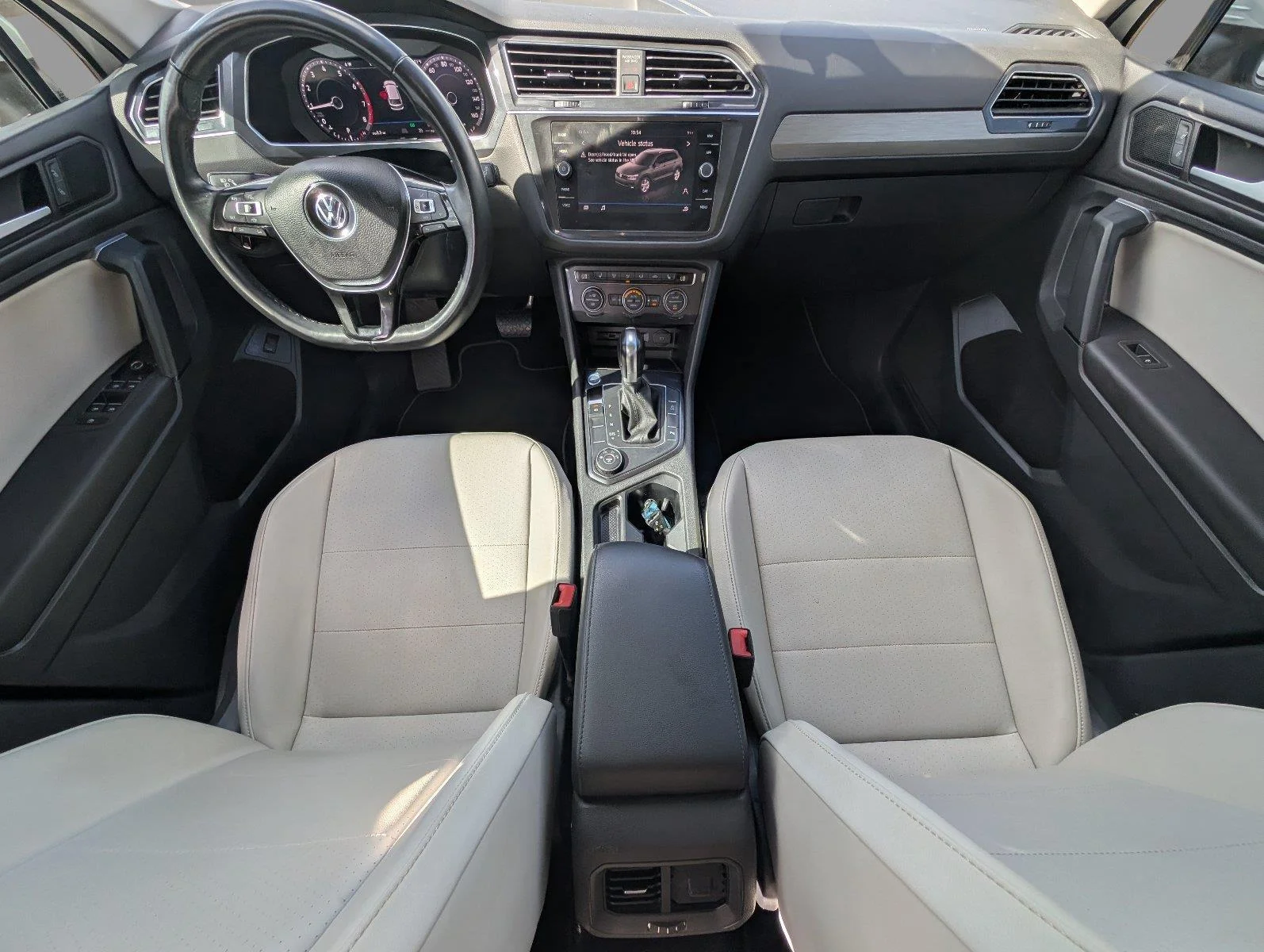 Used 2019 Pure White Volkswagen SEL image 35