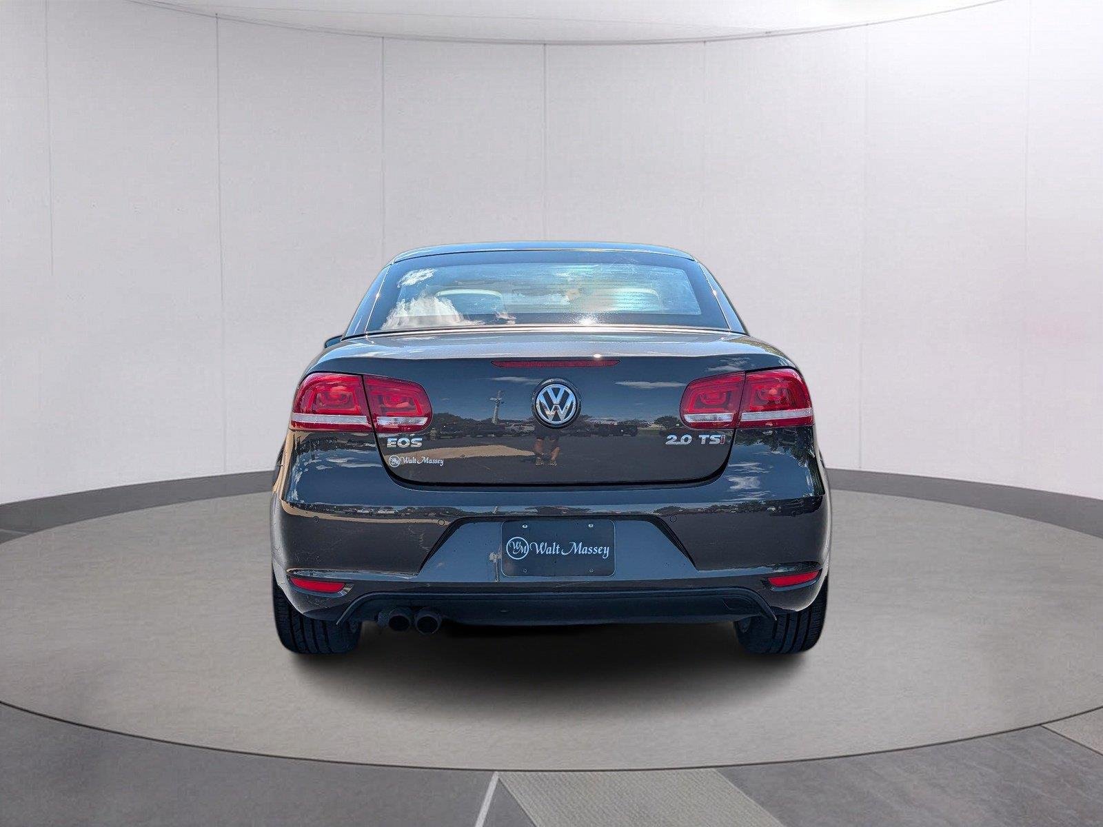 Used 2013 Black Oak Brown Metallic Volkswagen Lux image 4