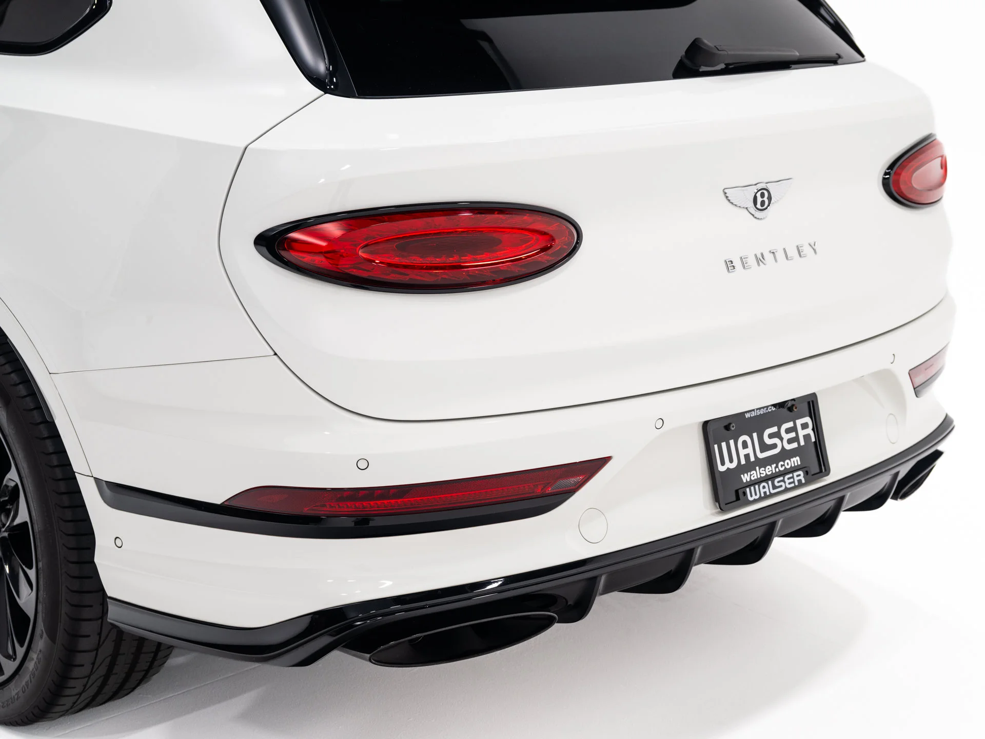 Used 2021 Glacier White Bentley Speed image 24