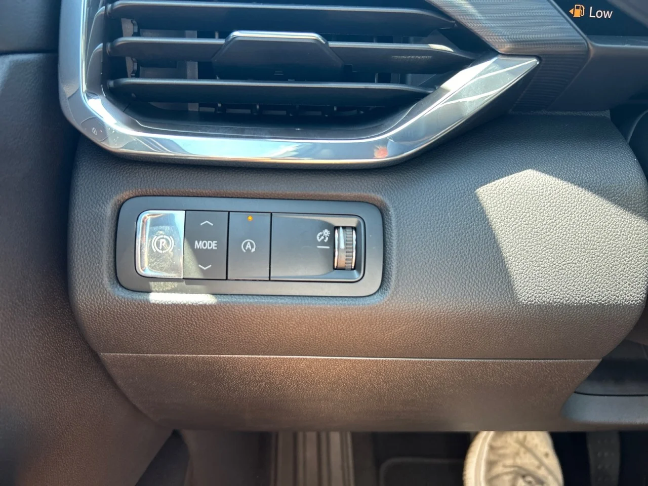 New 2026 Sterling Metallic GMC Elevation image 14