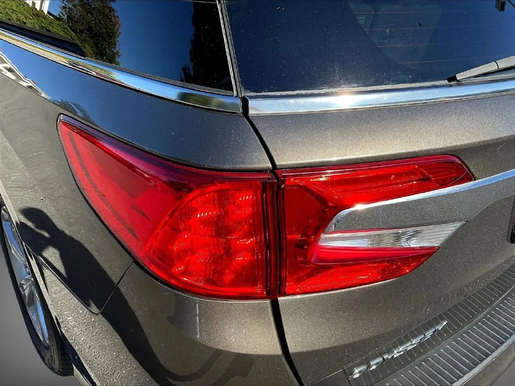 Used 2020 Pacific Pewter Metallic Honda EX-L image 24