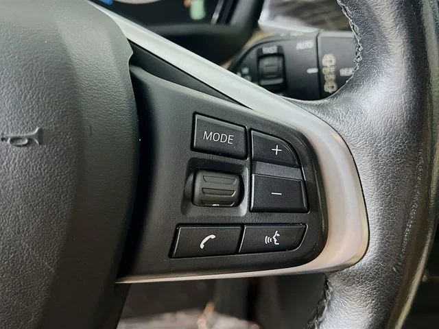 Used 2018 Black BMW xDrive28i image 33