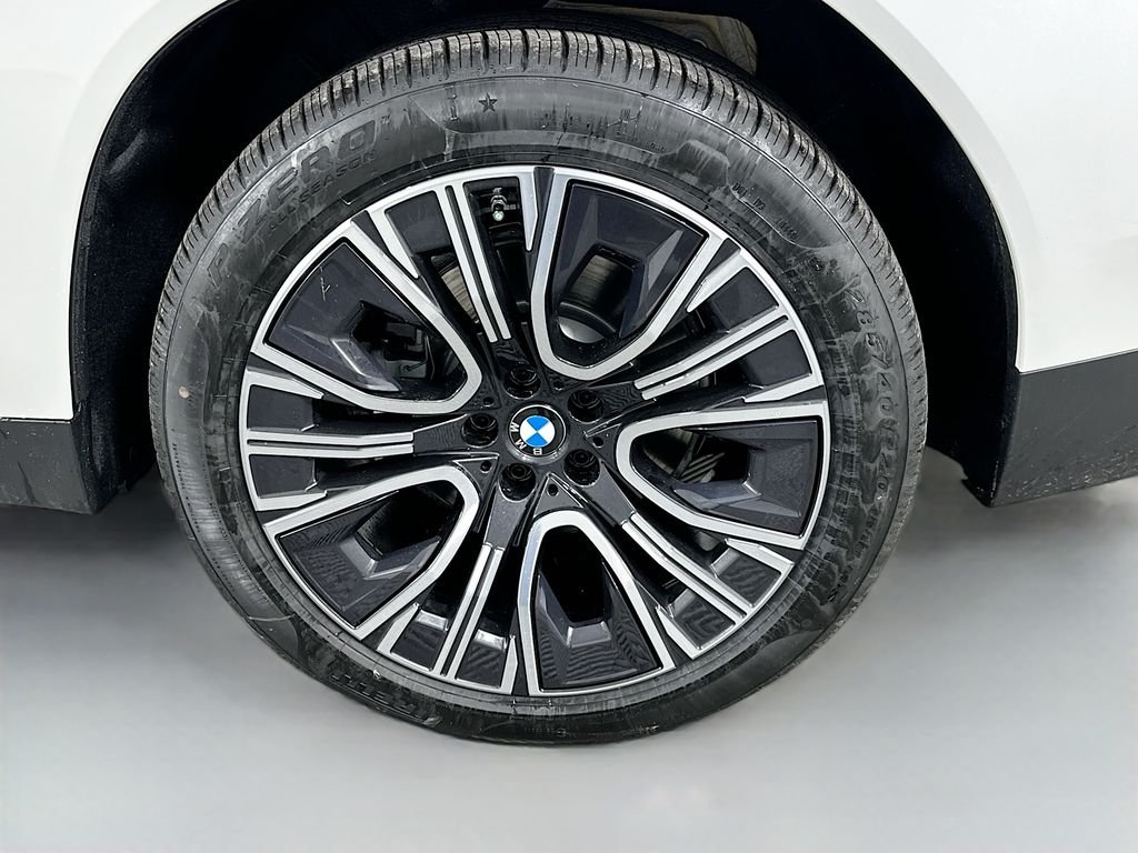 New 2026 Mineral White Metallic BMW 30 xDrive image 23