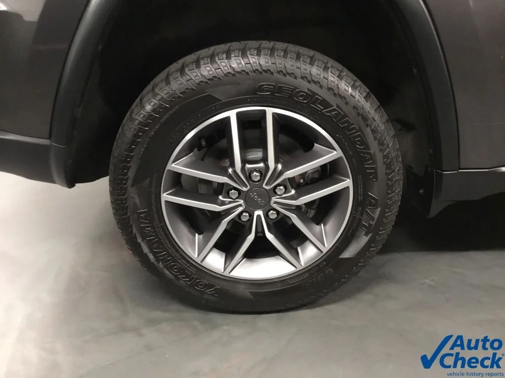 Used 2020 Gray Jeep Limited image 20