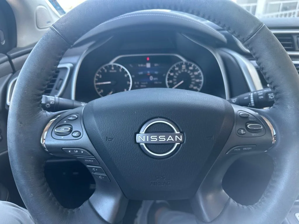 Used 2024 White Nissan Platinum image 12