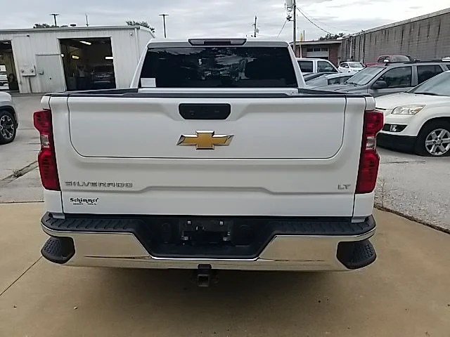 Used 2022 White Chevrolet LT image 22