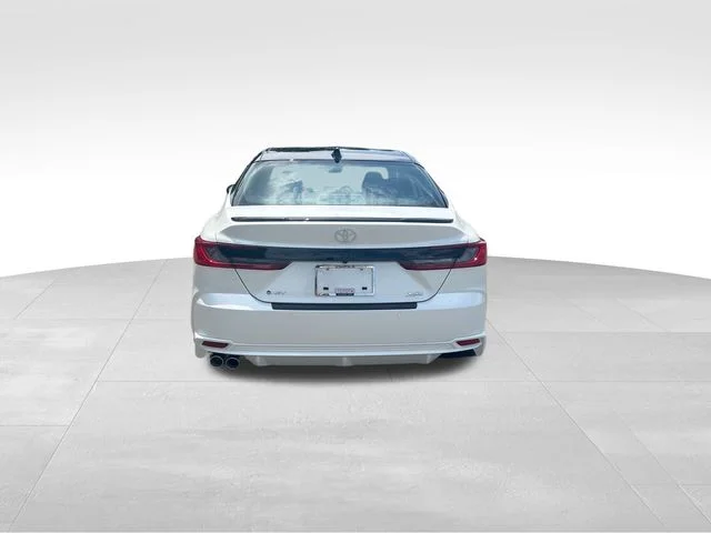 New 2026 Wind Chill Pearl w/Midnight Black Metallic Roof Toyota XSE image 4
