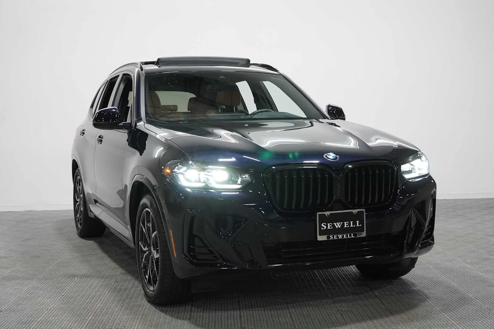 Certified Used 2023 Carbon Black Metallic BMW xDrive30i image 3