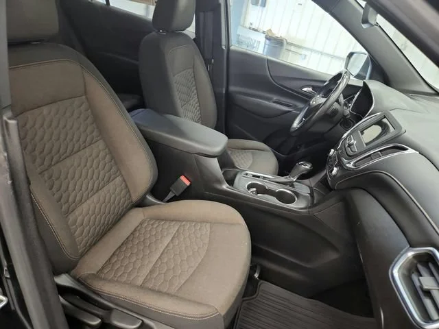 Used 2019 MOSAIC BLACK METALLIC Chevrolet LT image 28