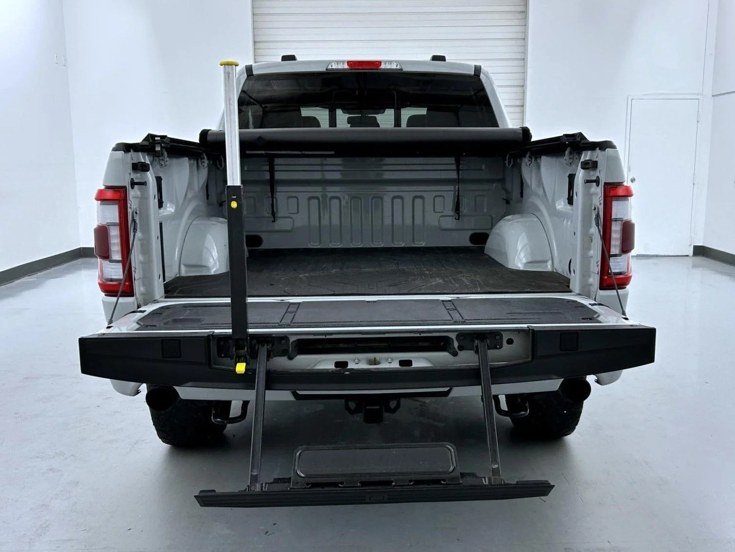 Used 2023 White Ford Tremor image 22