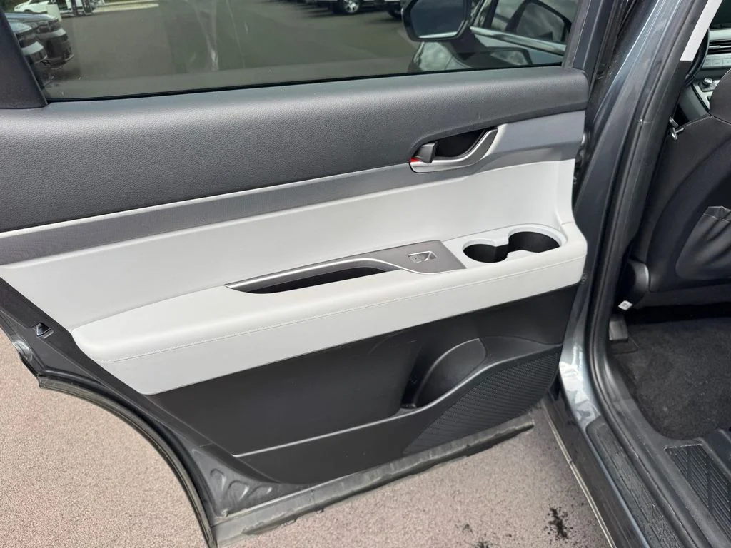 Used 2021 Gray Hyundai SEL image 14