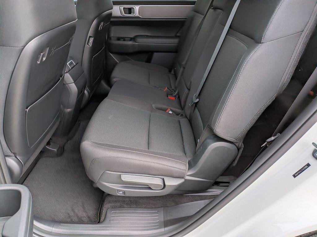 New 2026 White Hyundai SE AWD image 23