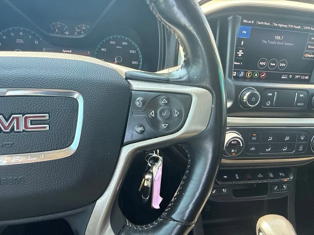 Used 2022 SUMMIT WHITE GMC 4WD Denali image 17