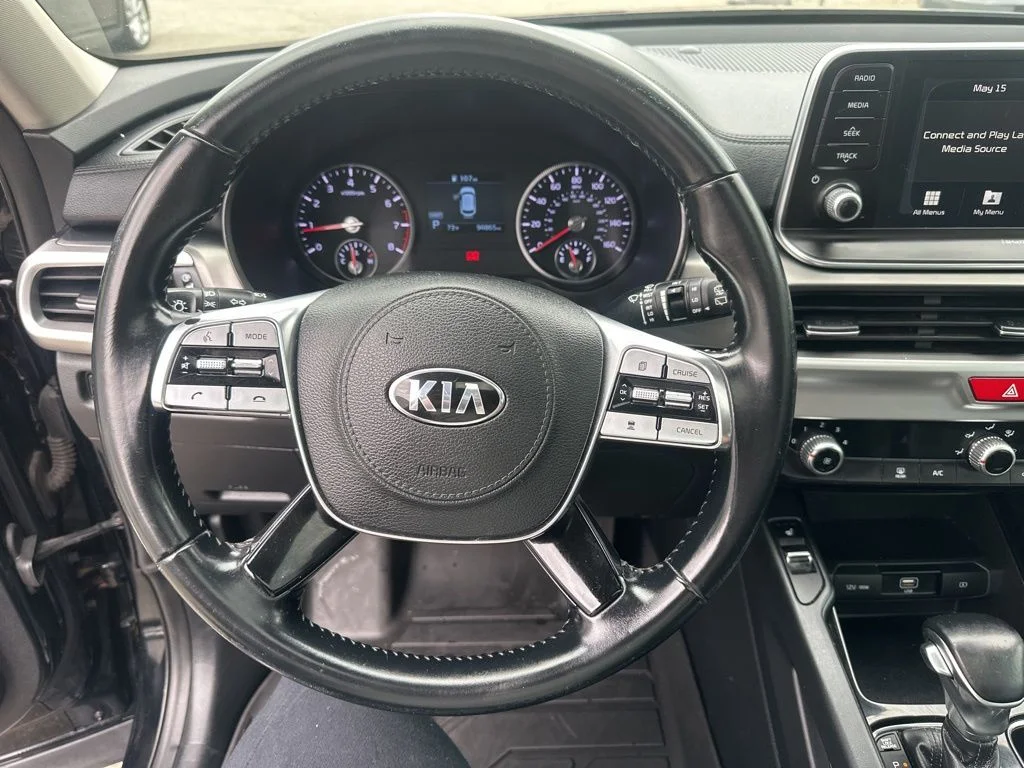 Used 2020 Black Kia S image 16