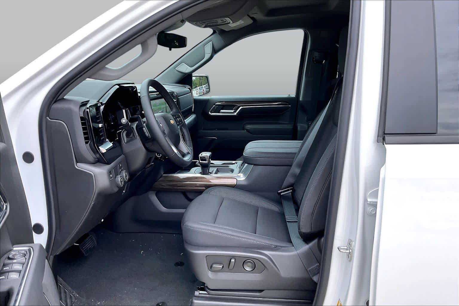 2026 Chevrolet Silverado 1500 LT - Photo 10