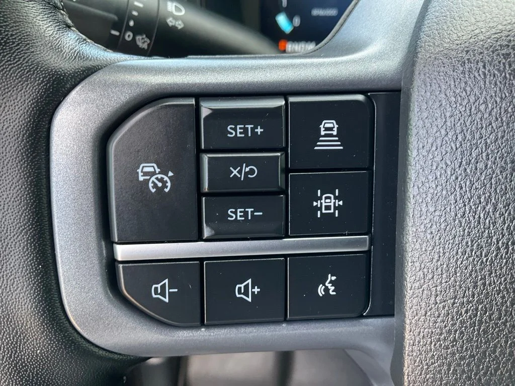Used 2024 Silver Ford Lariat image 11