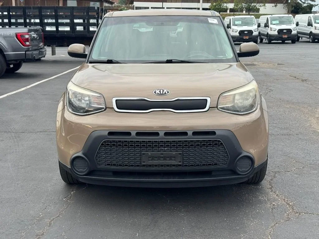 Used 2016 Latte Brown Kia Base image 9