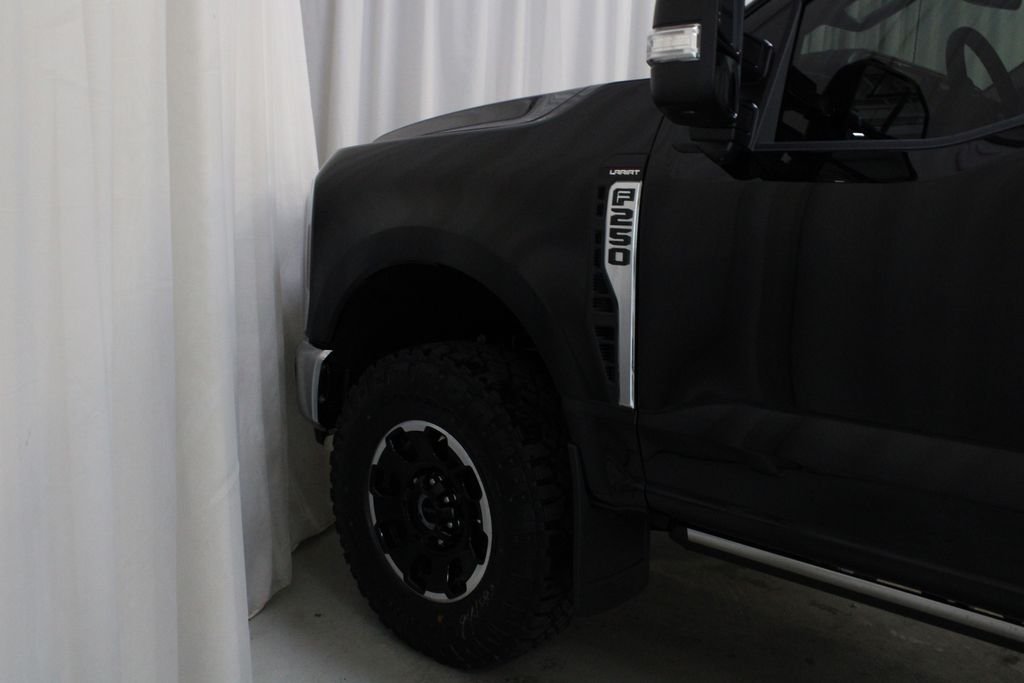 New 2026 Agate Black Metallic Ford  image 30