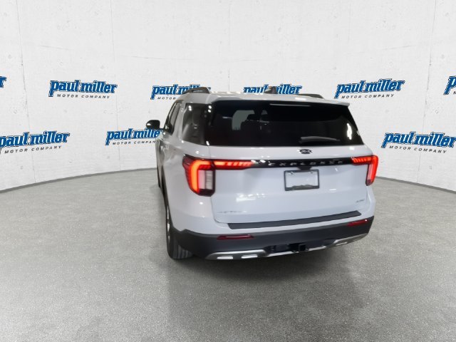 Used 2026 Star White Ford Active image 10