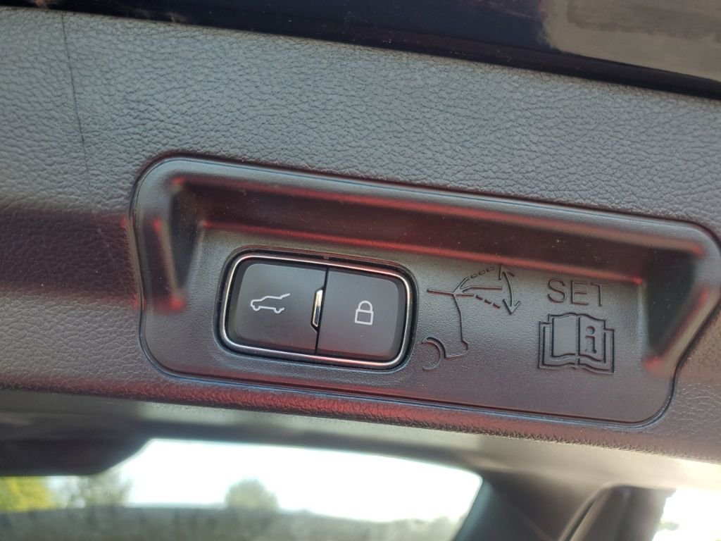 Used 2022 Black Ford XLT image 21