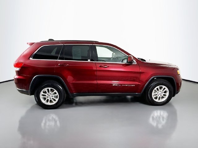Used 2018 Red Jeep Laredo image 8