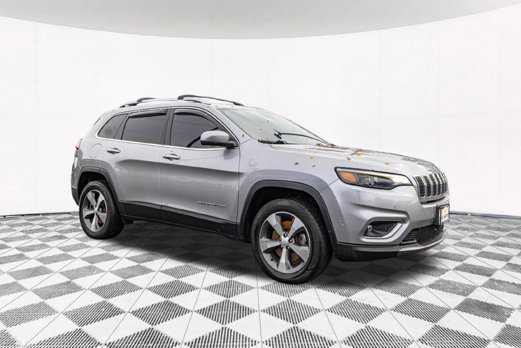 Used 2021 Silver Jeep Limited image 12