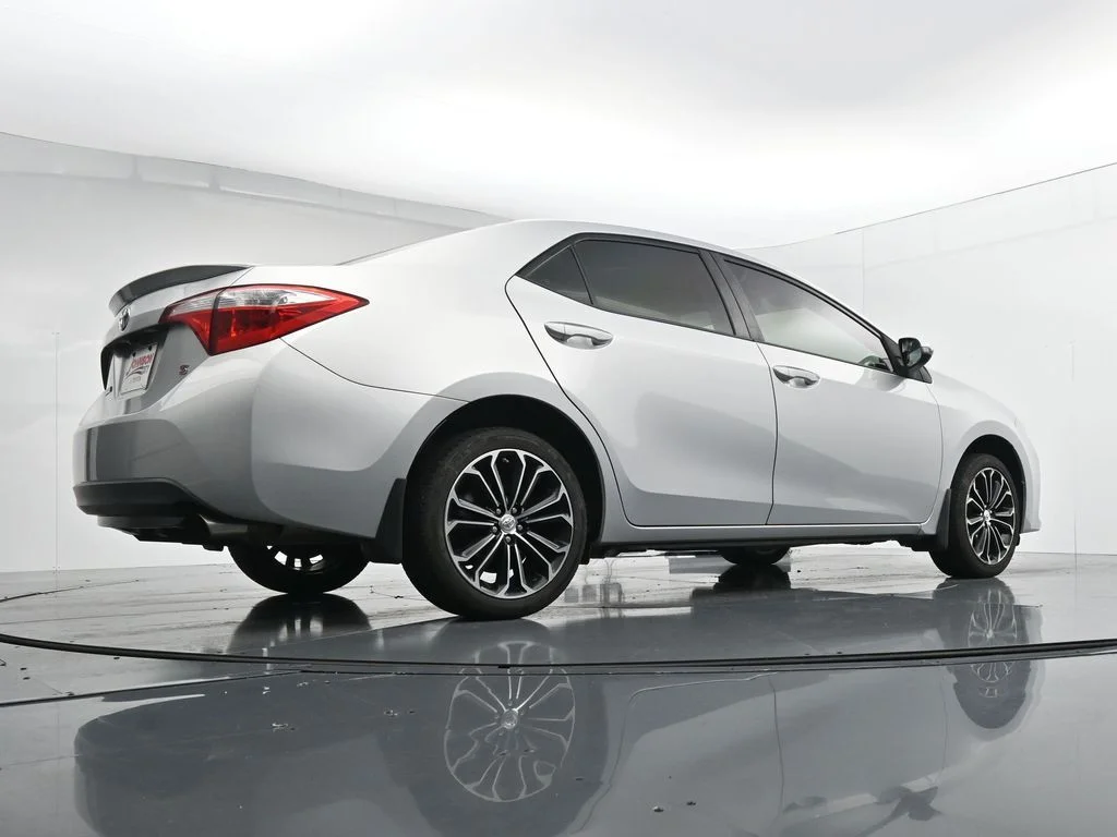 Used 2016  Toyota S Plus image 34