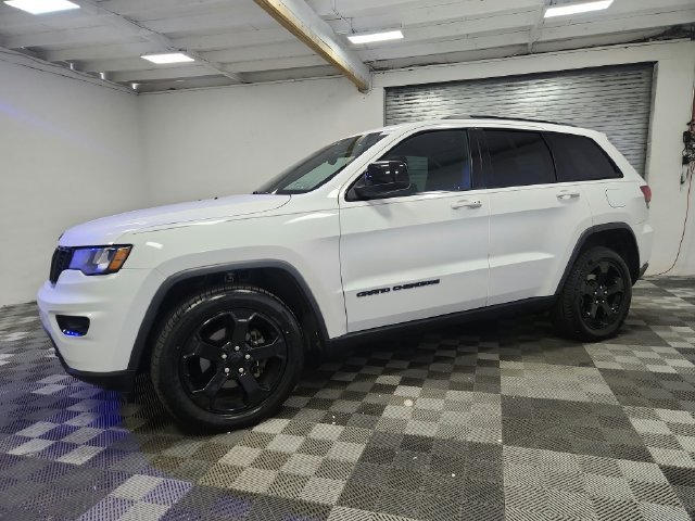 Used 2019 White Jeep Laredo image 4
